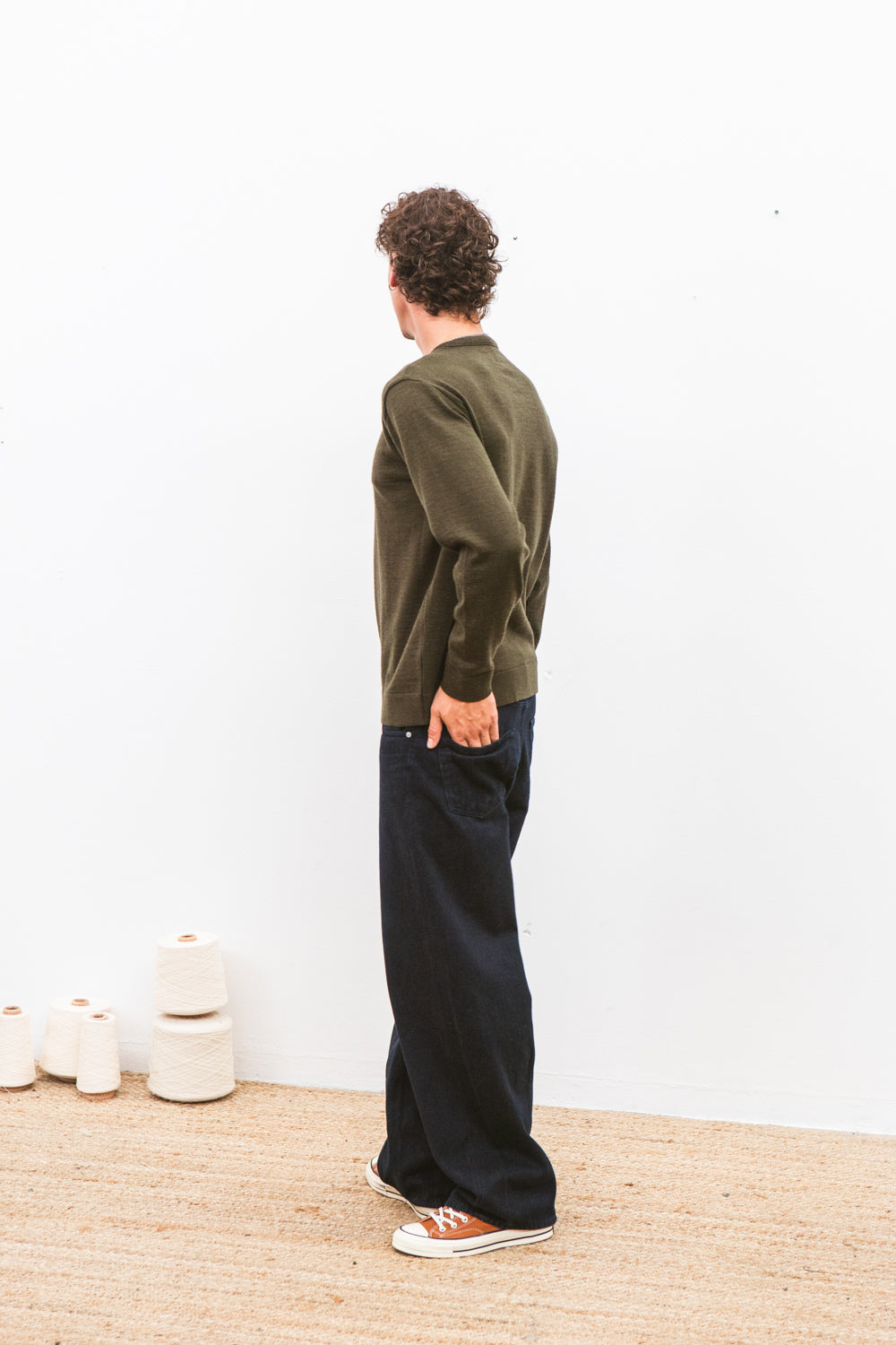 Pull col rond fin MERET kaki en laine mérinos extrafine, fabriqué en France
