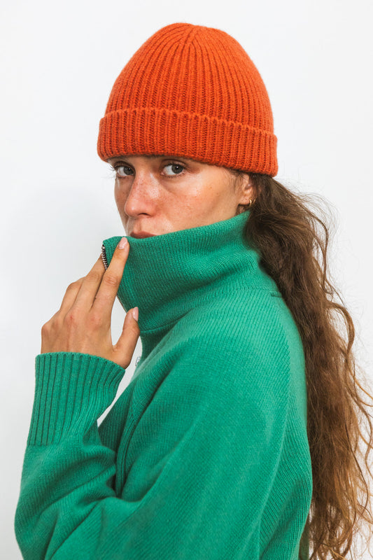 Pull femme en laine naturelle : chaud, doux et résistant