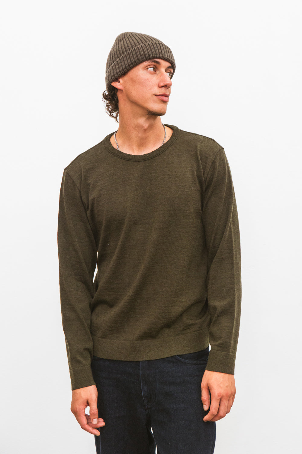 Pull col rond fin MERET kaki en laine mérinos extrafine, fabriqué en France