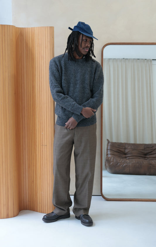 Pull col rond gris foncé nord Cabane