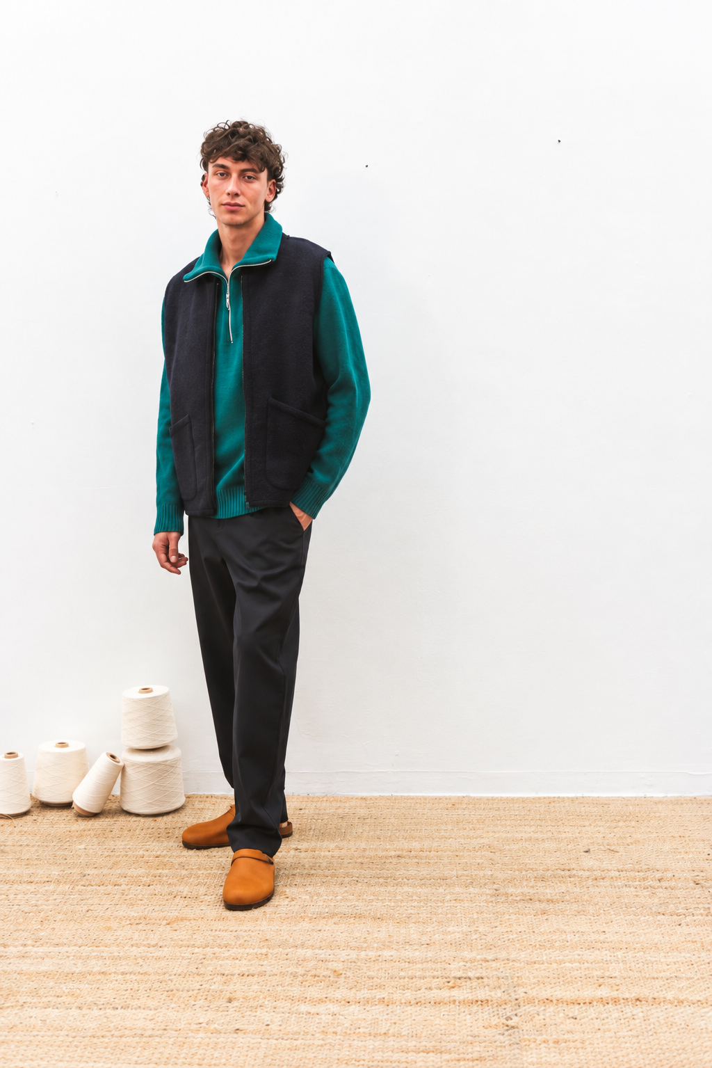 Veste sans manches RIVO marine en laine bouillie, fabriquée en France